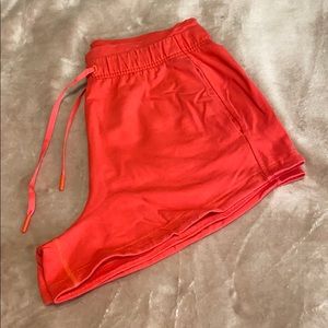 Lululemon inner glow short